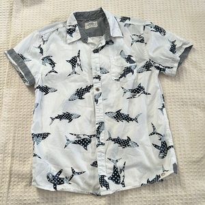 Boys shirt size 14-16 like new